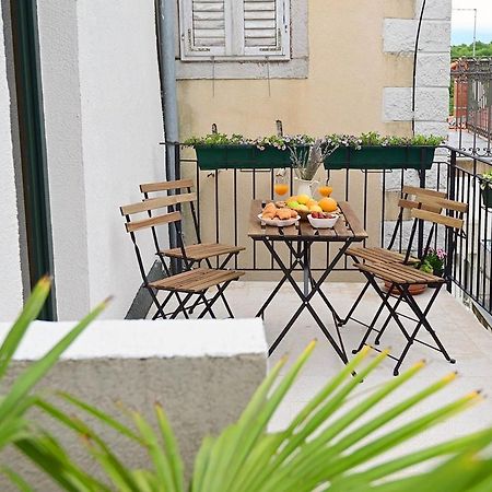 Apartment D & Studio L Dobrinj المظهر الخارجي الصورة