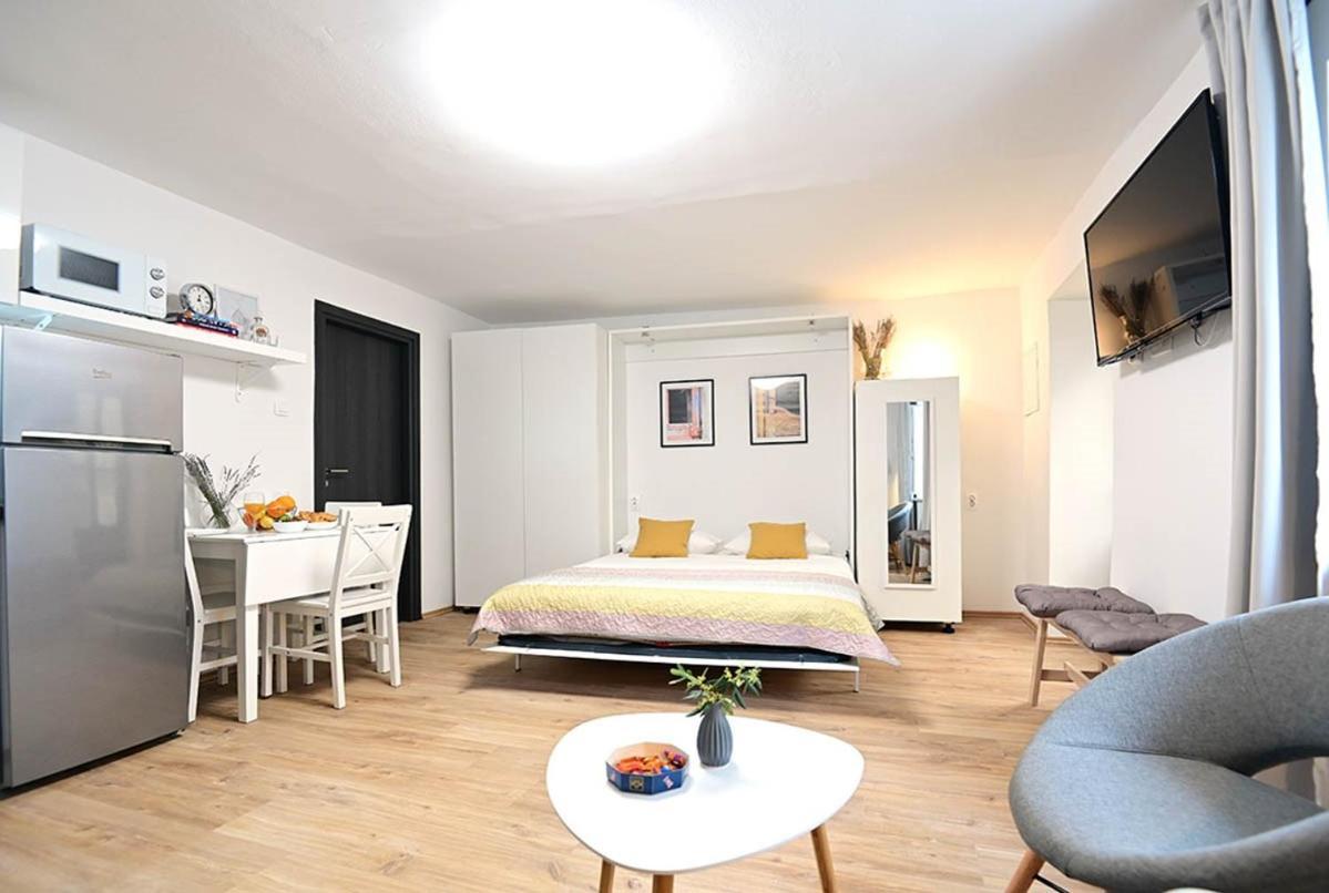 Apartment D & Studio L Dobrinj المظهر الخارجي الصورة