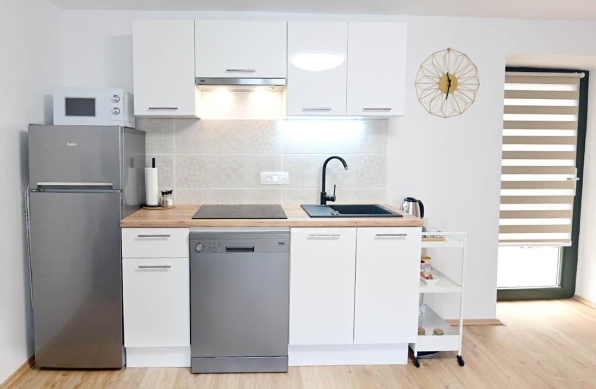 Apartment D & Studio L Dobrinj المظهر الخارجي الصورة