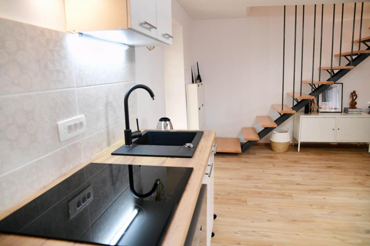 Apartment D & Studio L Dobrinj المظهر الخارجي الصورة