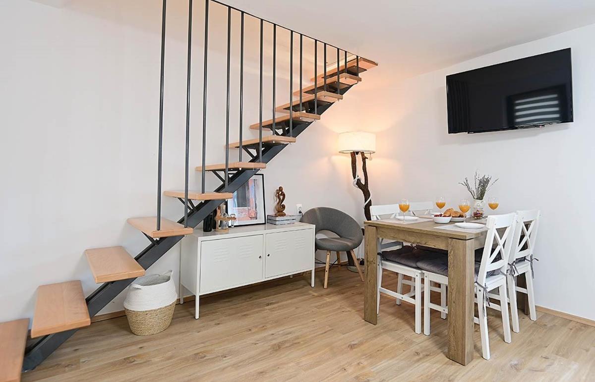 Apartment D & Studio L Dobrinj المظهر الخارجي الصورة