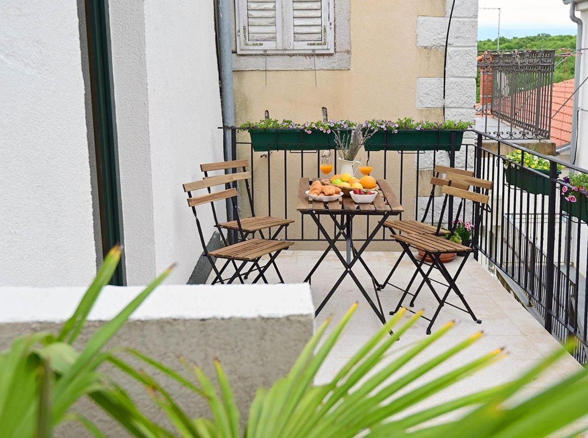 Apartment D & Studio L Dobrinj المظهر الخارجي الصورة