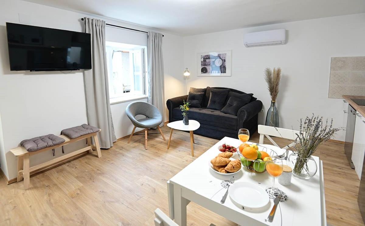 Apartment D & Studio L Dobrinj المظهر الخارجي الصورة