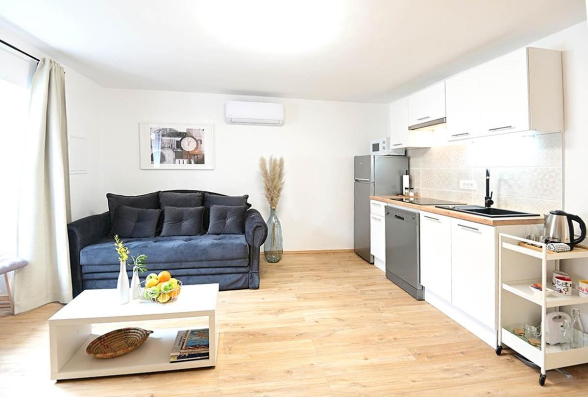 Apartment D & Studio L Dobrinj المظهر الخارجي الصورة