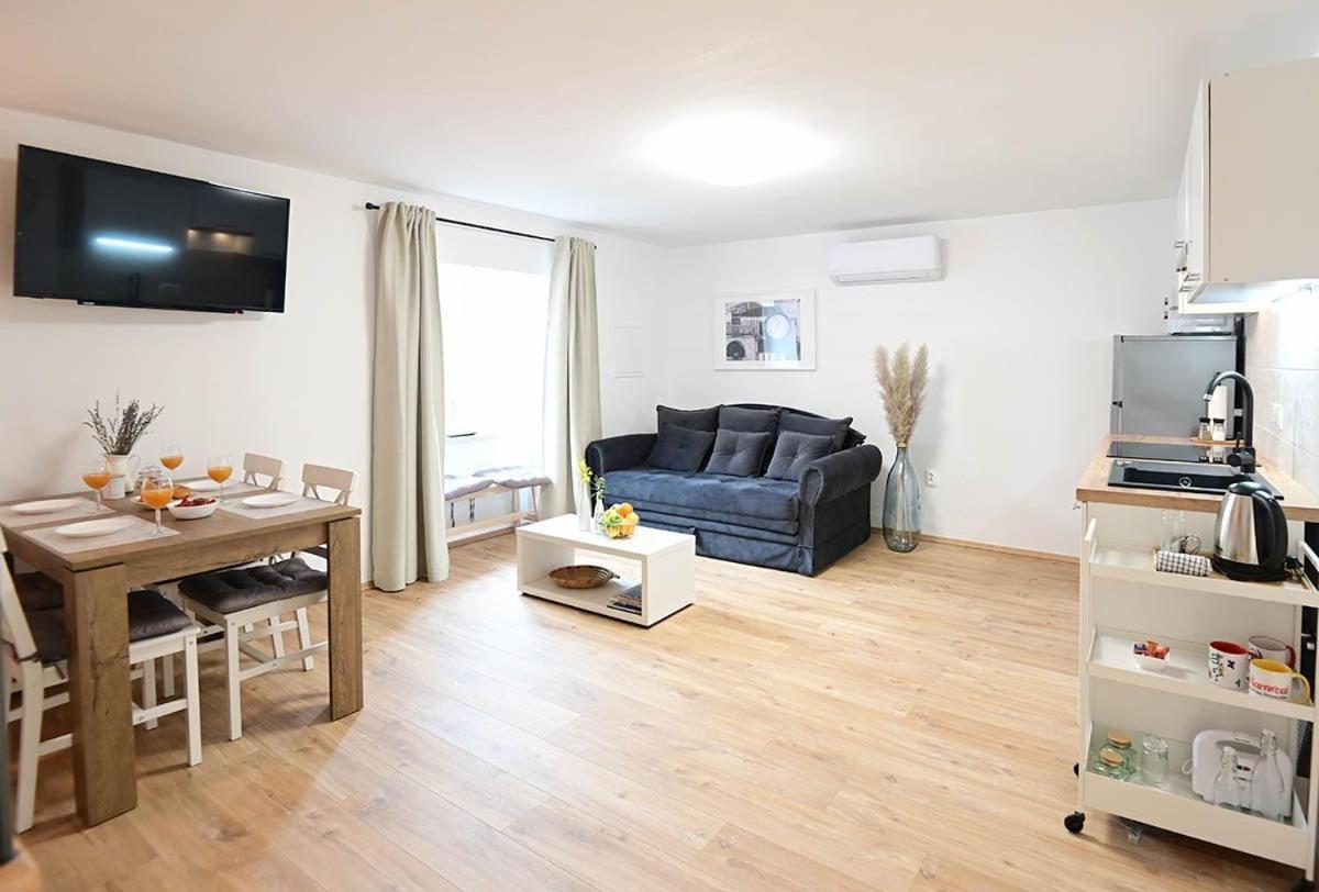 Apartment D & Studio L Dobrinj المظهر الخارجي الصورة