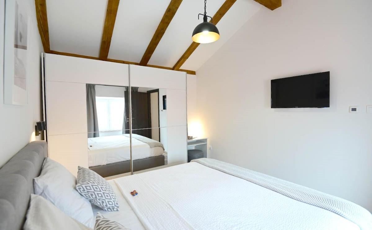 Apartment D & Studio L Dobrinj المظهر الخارجي الصورة