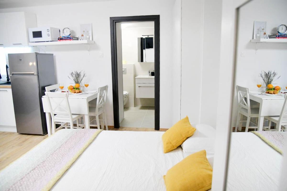 Apartment D & Studio L Dobrinj المظهر الخارجي الصورة