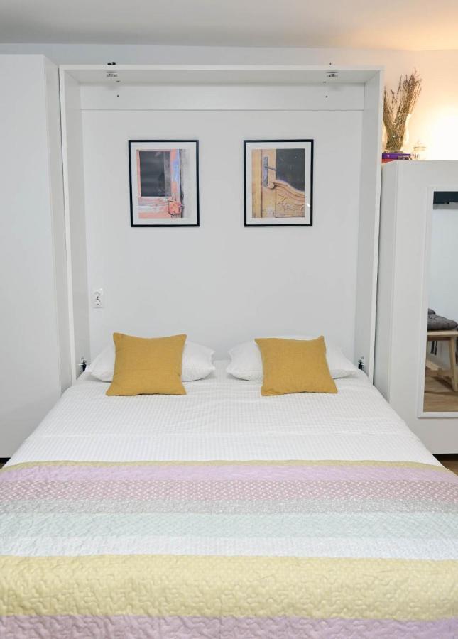 Apartment D & Studio L Dobrinj المظهر الخارجي الصورة