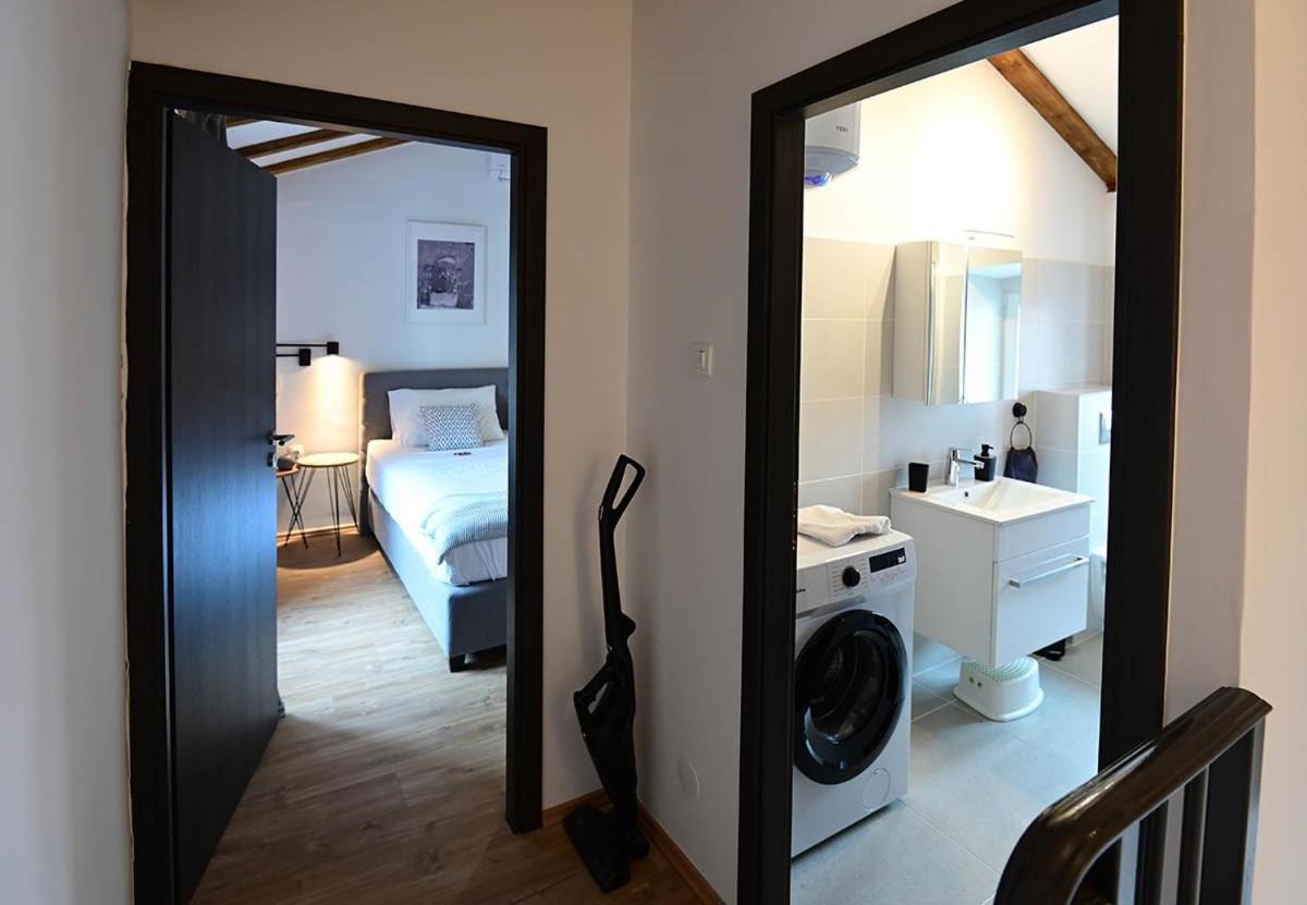 Apartment D & Studio L Dobrinj المظهر الخارجي الصورة
