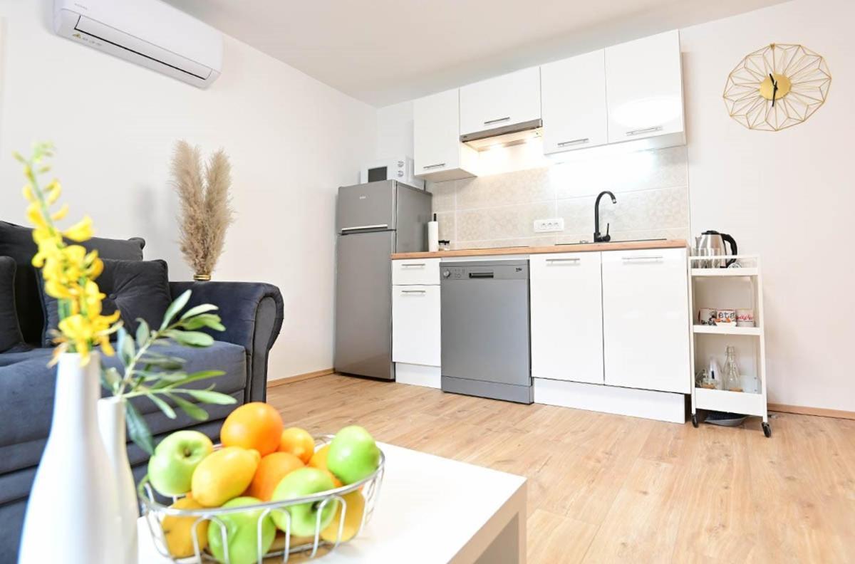 Apartment D & Studio L Dobrinj المظهر الخارجي الصورة