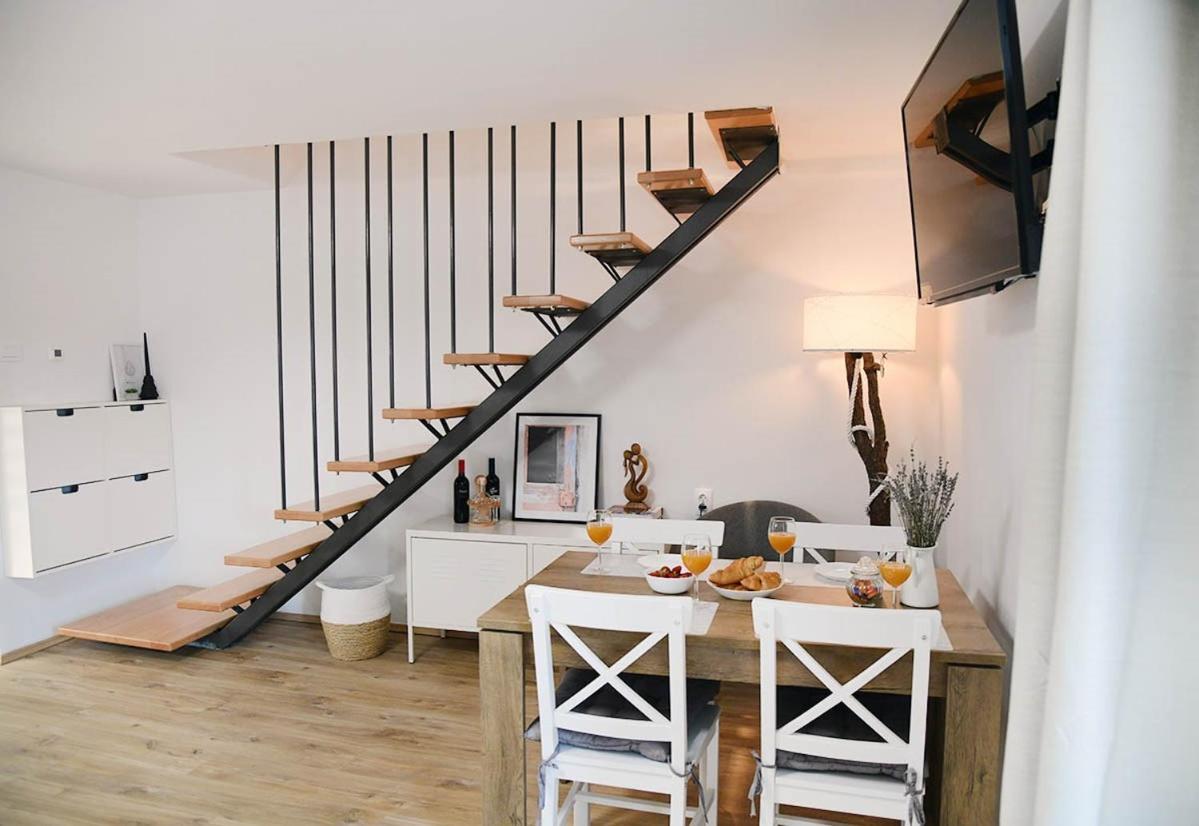 Apartment D & Studio L Dobrinj المظهر الخارجي الصورة